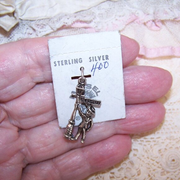 Sterling Silver Charm by Maisels - New Orleans Man and Lamp Post | Original Card - Picture 4 of 4